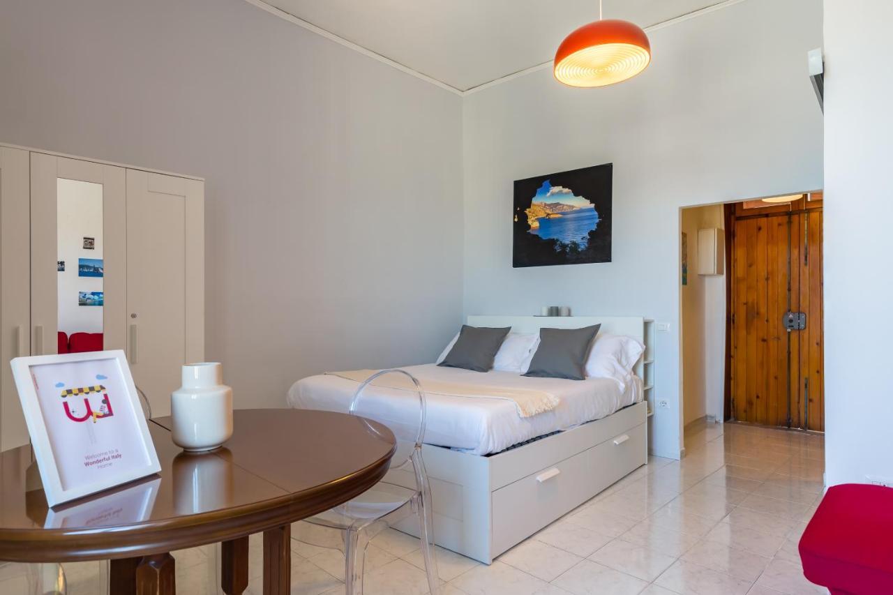Seaview Apartment In Posillipo By Wonderful Italy Peschiera del Garda Eksteriør bilde
